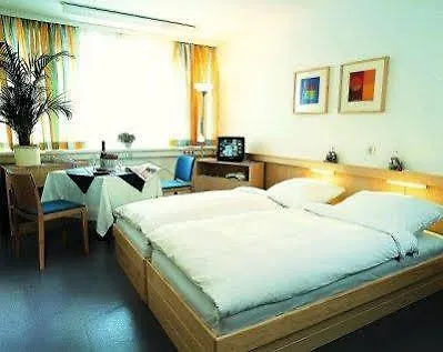 Allyouneed Hotel Vienna4 3*, Viena